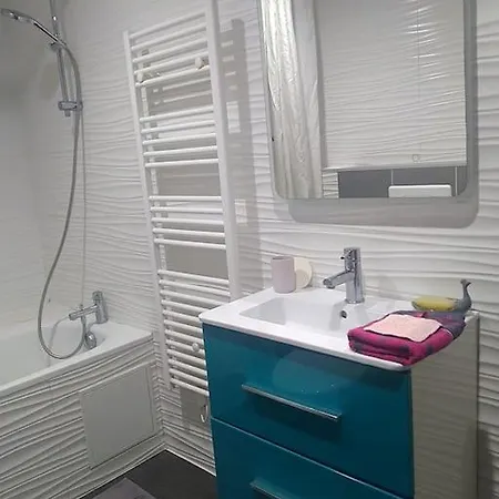 Un Cocon Au Coeur De Bordeaux. Apartment *