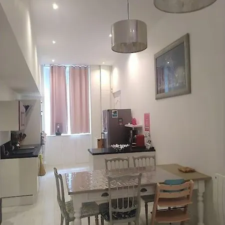 Un Cocon Au Coeur De Bordeaux. Apartment