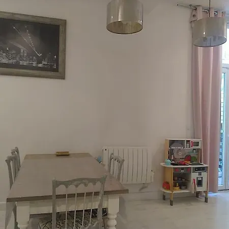 Un Cocon Au Coeur De Bordeaux. Lejlighed *