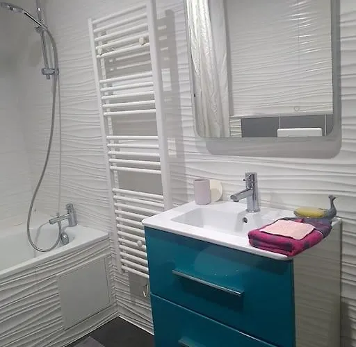 Un Cocon Au Coeur De Bordeaux. Apartment *