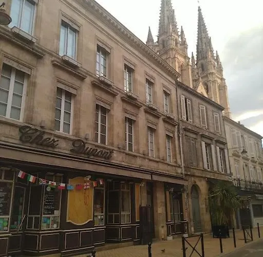 Un Cocon Au Coeur De Bordeaux. Apartment