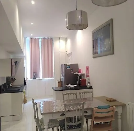 Un Cocon Au Coeur De Bordeaux. Apartment